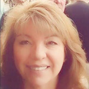 Meet your Posher, Debbie